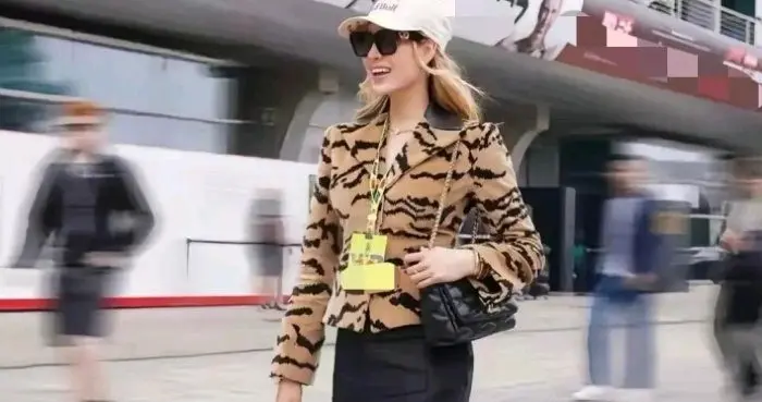 谷爱凌的身材确实很好，尤其是这双大长腿，完全不输关晓彤！