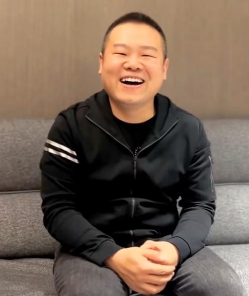 岳云鹏自曝不敢回小剧场演出，妻子郑敏另类鼓励：无非是丢人呗！