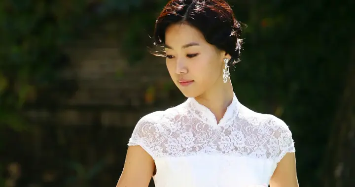 从《新娘18岁》国民初恋到豪门检察官太太 这韩女星人生比韩剧精彩