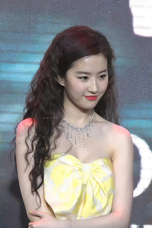 刘亦菲年轻时候颜值真无敌吧。