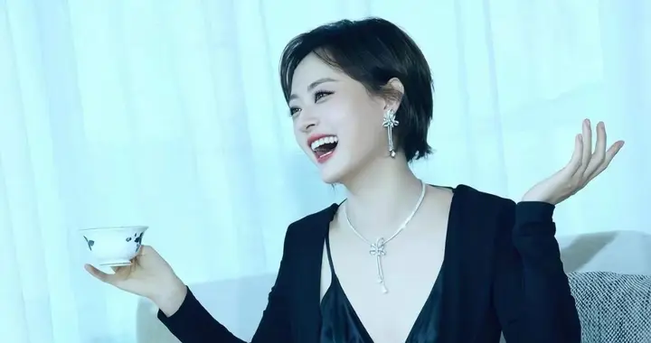 孙俪光脚模样柔媚勾人，这女人味儿简直太绝了！