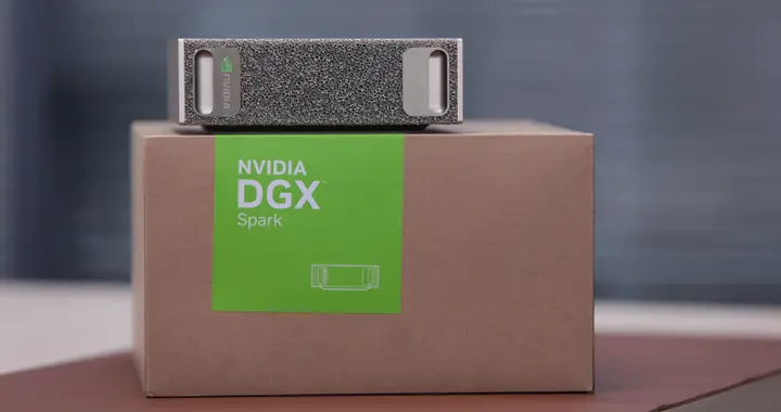 開箱 NVIDIA DGX Spark：iPad mini尺寸實現千萬億次算力