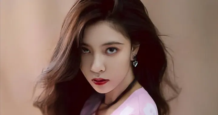 宋妍霏的粉色装扮，既温柔又有韵味，真是美得心动！