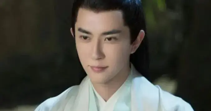 网传37岁男演员于朦胧凌晨坠楼身亡，疑点重重，官方尚未回应！