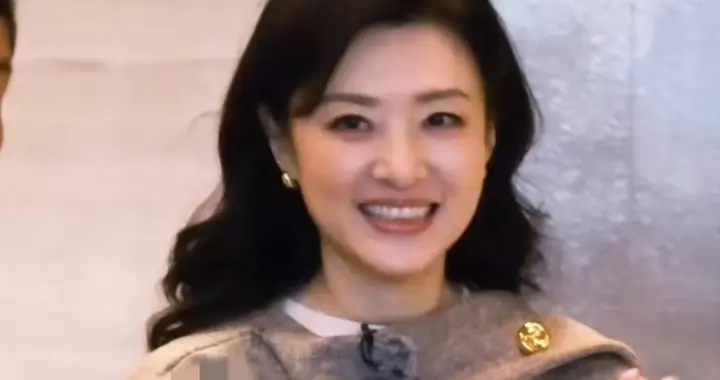 周涛出发桃花坞录制，涛姐这气质真的绝，温柔又大气！