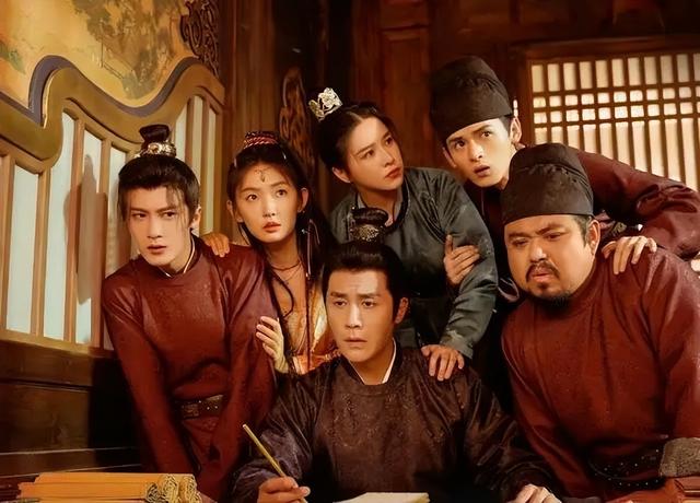 才播6集口碑井喷！荣登飙升榜冠军，网友直言：是我喜欢的探案剧