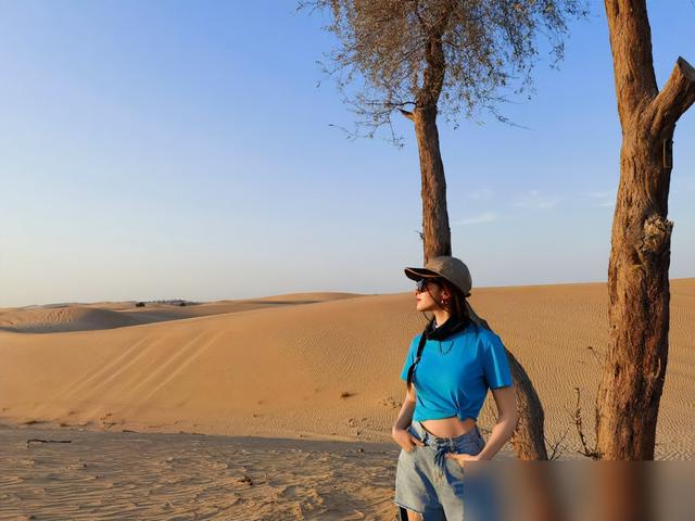 刘亦菲有好身材就可以任性！代言阿联酋，穿搭风格自由有个性！