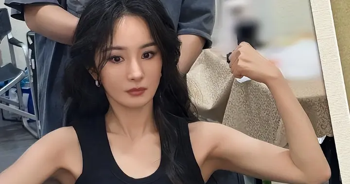 杨幂的腿，倪妮的臀，宋轶的腰，85花的好身材终于藏不住了