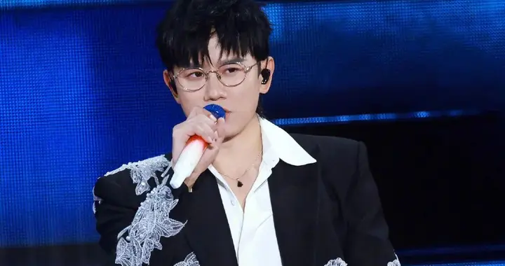 央视网文娱好评明星12月演唱会！周深张杰陈楚生等艺人榜上有名