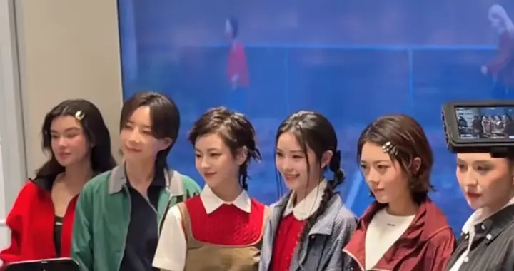 零零后小花三巨头惊喜同框，赵今麦甜美，刘浩存清纯，李庚希酷飒