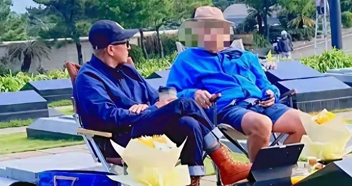 爆料具俊烨又去大S墓前静坐，但这次带了朋友！