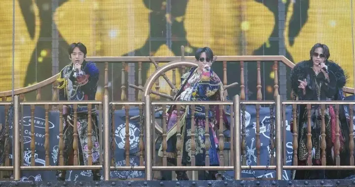 解散后举行破例公演，全员当场落泪