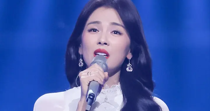 大湾区这一夜，“混子”歌手翻车，几十年职业生涯不敌演员跨界