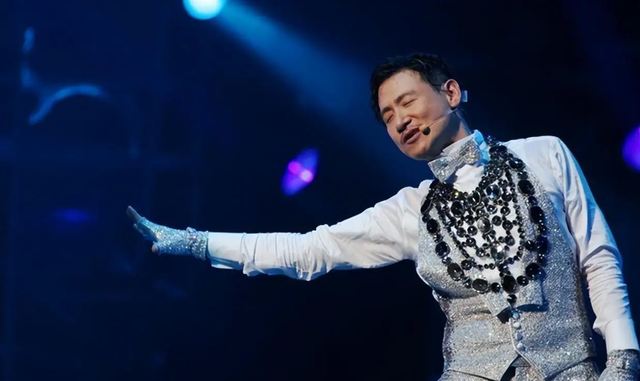 在鸟巢举办演唱会巨亏3千万，他以为自己很红，逼得妻子卖房还债