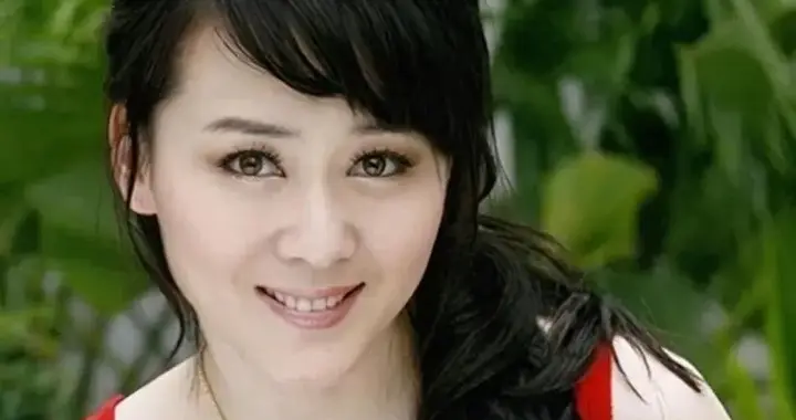 被一巴掌打醒的人生，她两次婚姻止损，活成真正的清醒大女主引言