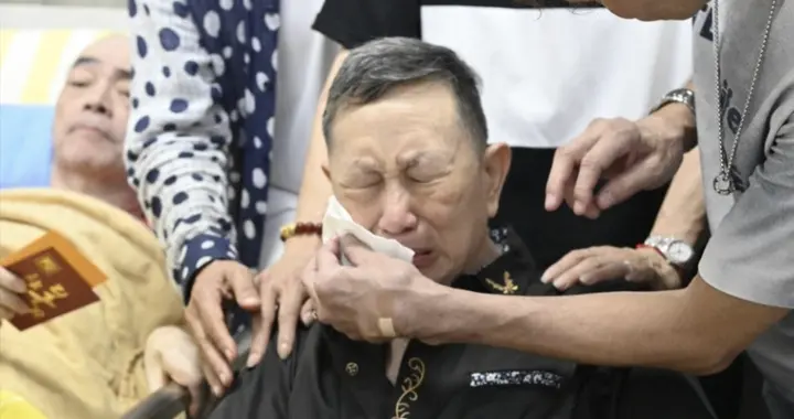 TVB绿叶中秋探望老友感触落泪，秦煌双脚肿胀发黑，张伟文已失智