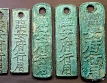 翡翠手镯|钱币真的是收藏时间越久价值越高吗？