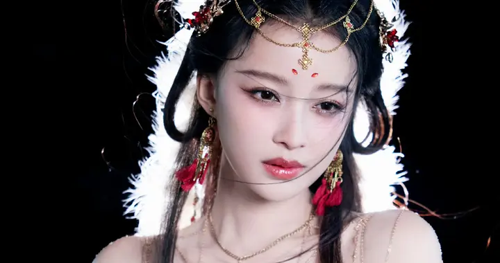 孙怡红纱异域装，美到失语的敦煌风惊艳时刻