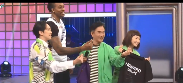 综艺节目|此间乐，不思蜀！霍华德携手云豹啦啦队美女上综艺节目