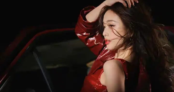 吴宣仪跨年酷飒女神超