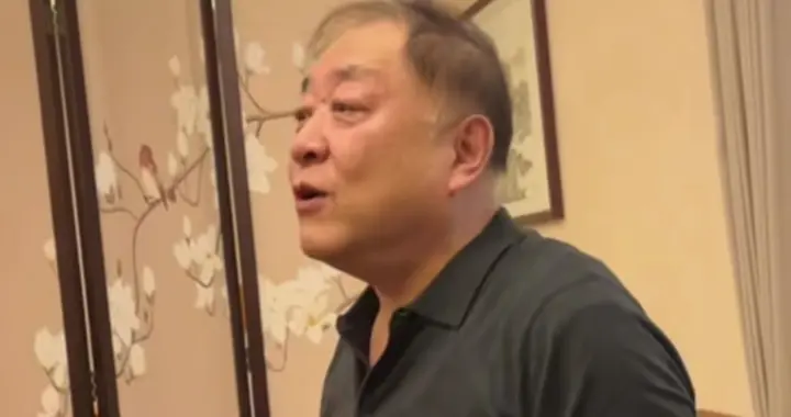 64岁演员刘斌与好友聚会，63岁丛珊罕见露面，状态年轻！