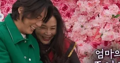 韩国男星母亲58岁中学毕业，当初辍学独自养家，44年后终完成梦想