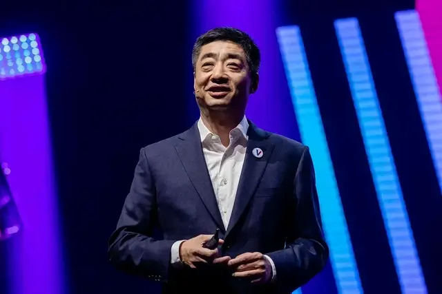 武汉科技创新崛起：华为“天才少年”与光技术引领未来