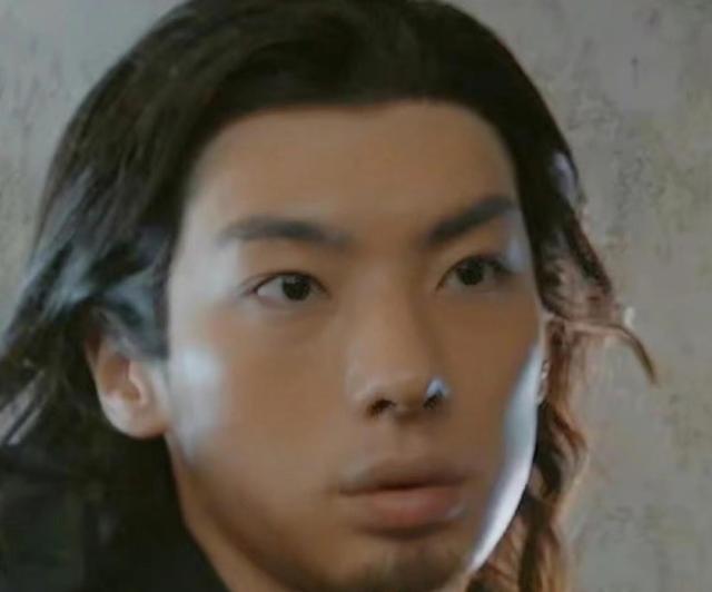 丑得无可救药的5位男星，却总演“绝世美男”，到底谁给的自信！