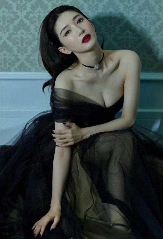 江疏影身材辣到犯规，为什么还没男友？全网直男都急疯了！