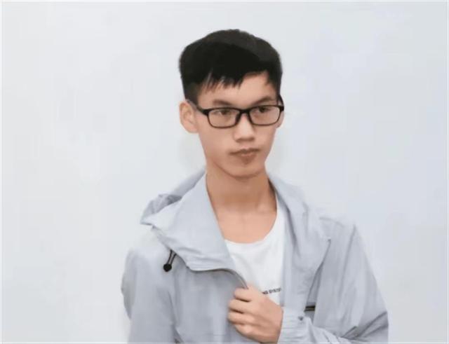 19岁大学生送外卖赚1.7万，博士兄弟替母亲拧钢管，网友：真励志