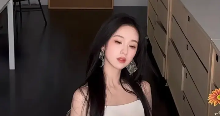 陈都灵这组图惊艳到，怎么拍都像杂志封面！