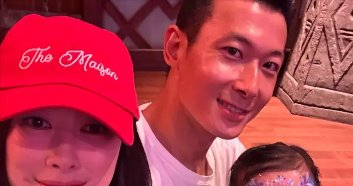 朱珠为女儿迪士尼庆生，大方展示内衣品牌，王珠宝一脸男相好抢镜