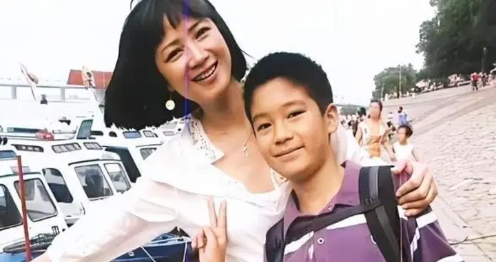 何晴父母都死于脑溢血，她也因脑瘤去世，临终前最担心儿子的健康