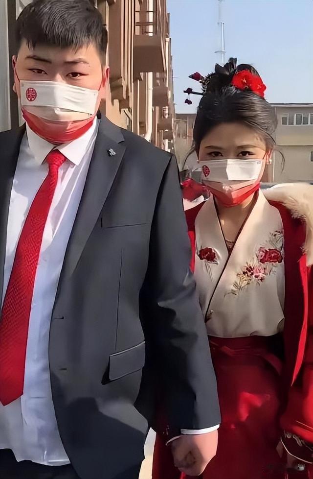 陈亚男|朱小伟低调再婚，前妻陈亚男久违开直播，评论区被“陈萌”刷屏