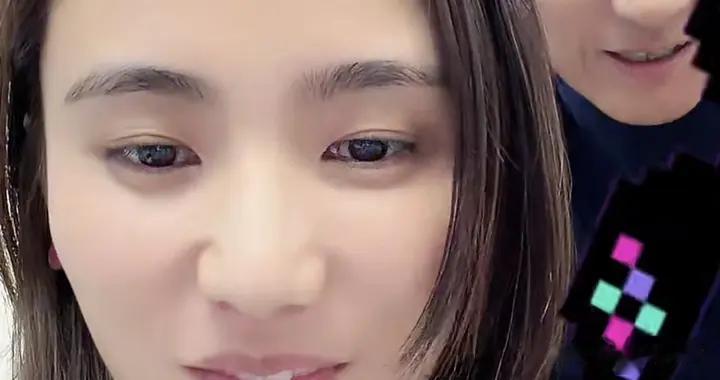 海哈金喜离婚后带父亲直播，两万人在线观看，网友夸赞眼里有光了