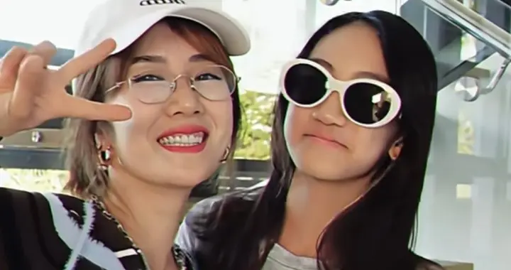 李念在美国逛街买衣服，14岁大女儿出镜气质真好，又瘦又高像模特