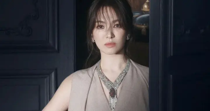 宋慧乔封面大片，温柔穿搭，珠宝配美人 ???