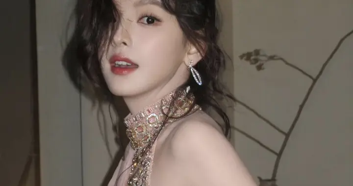 章若楠，粉嫩女神，好媚啊！
