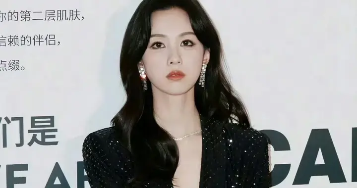 陈都灵化身丝袜女神，造型颜值美的不像真人