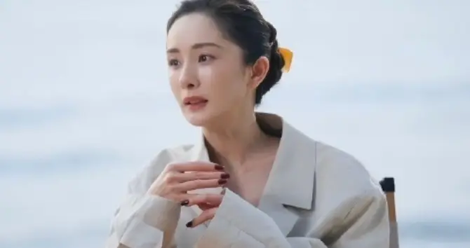 杨幂直面40岁话题！一句话回应引爆热议，状态太绝了