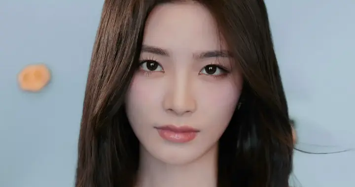 姚晓棠抹胸短裙美爆了