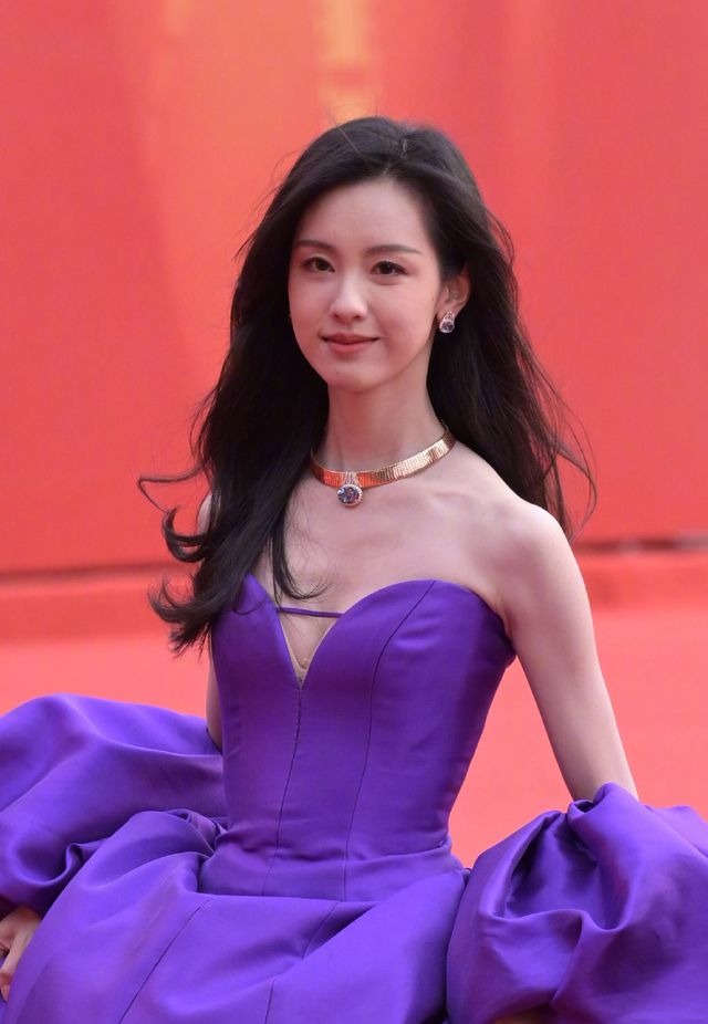 生图下的陈都灵，状态太真实，网友：治好了我的“容貌焦虑”