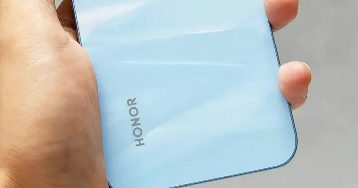 荣耀再度发力，极窄直屏+3840HZ+7200mAh+2亿主摄，国补后更亲民