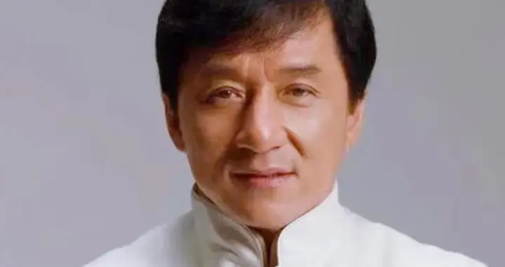 成龙在人民日报撰文