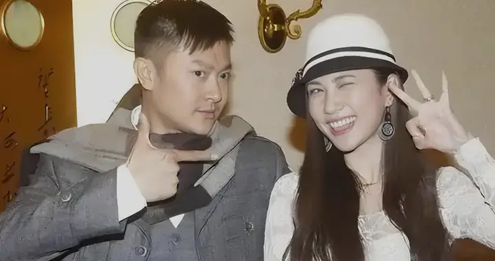 当年她败坏了印小天的名声，借此走红嫁给了导演，如今怎么样了？