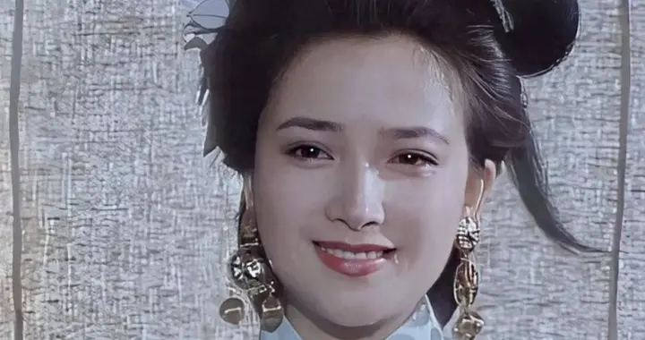 许亚军不参加前妻追悼式，评论区遭沦陷，3位明星被点名表扬