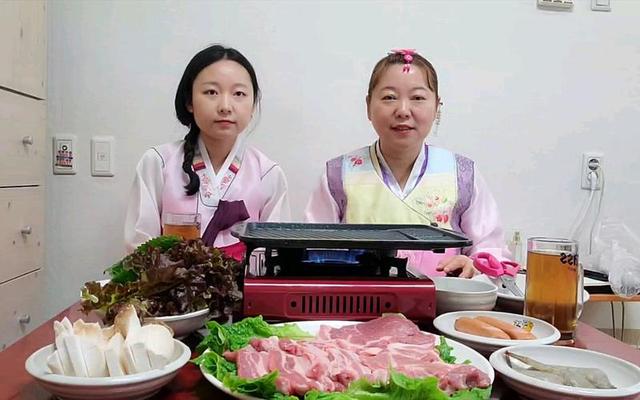 猪肉|都知道中国游客喜欢吃猪肉，朝鲜导游也知道，团餐每顿都安排有肉