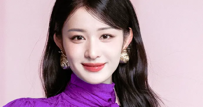 明艳大气的王楚然来咯