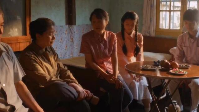 《小巷人家》结局：原来，这才是庄超英一辈子恨透黄玲真相！