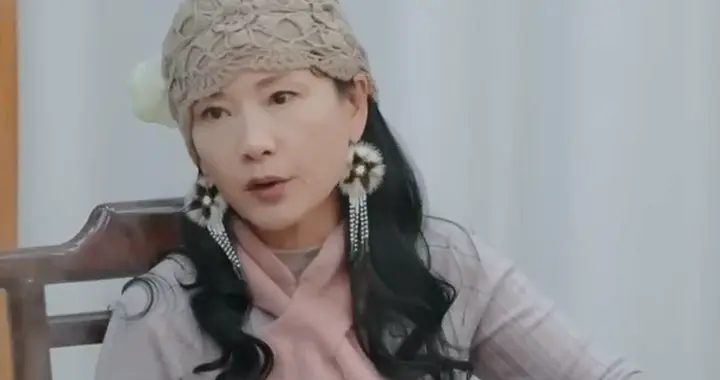 关系藏不住了！刘嘉玲何赛飞因王家卫起冲突，背后的真相太现实